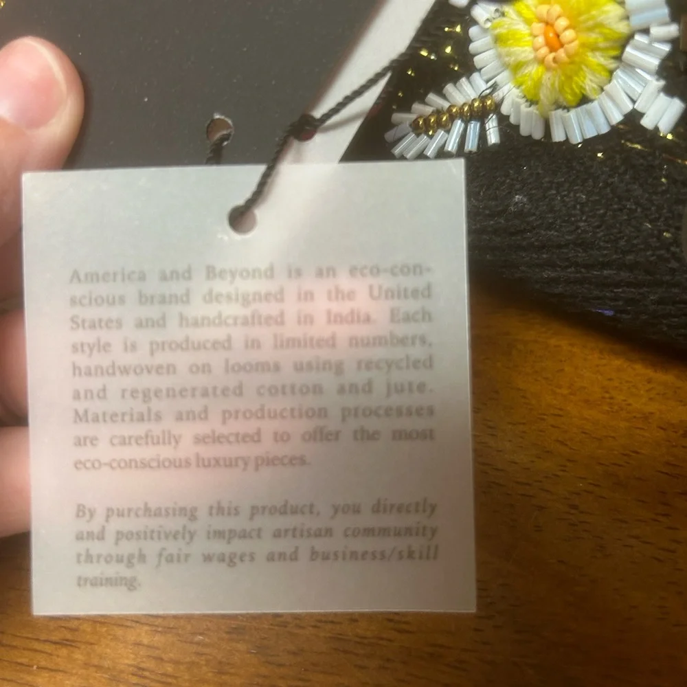 Sold America and Beyond bag. NWT. - Picture 5 of 7